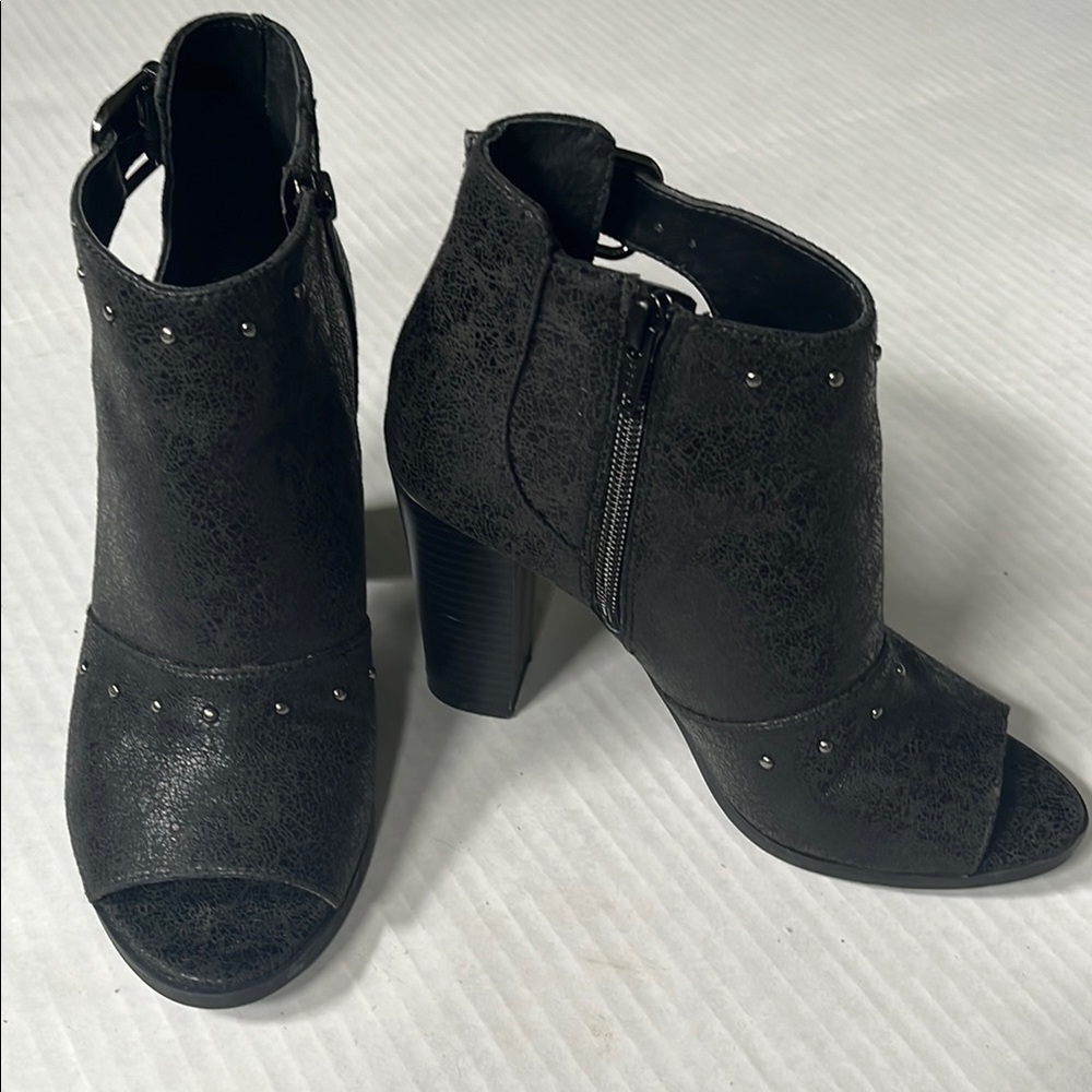Simply Vera Vera Wang Black Heeled Boots with Chunky Heel